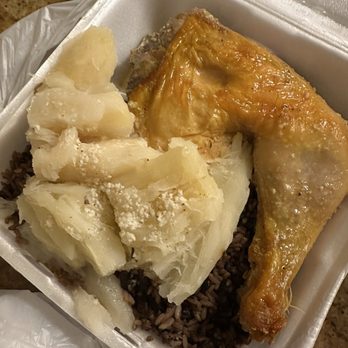 Denny's Latin Cafe - Chicken, black beans and rice and yuca - Cuban Near Me - Key Largo, Florida