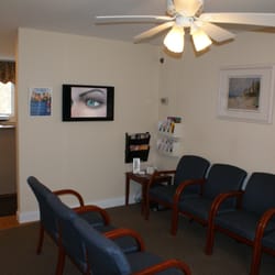 Eugene Parker, OD - Clean and Comfortable Waiting Area