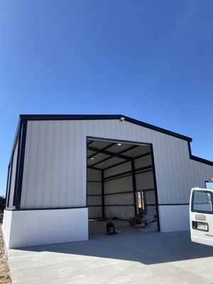 Retro Construction & Roofing Logo