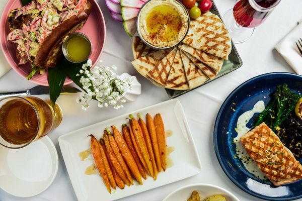 Shoreside Restaurant and Bar by null