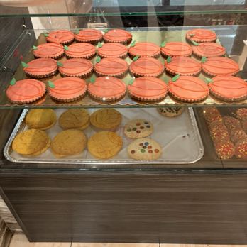 Pierre's Bakery - Cookies - Bakeries Near Me - Berwyn, Illinois