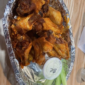 Red Buffalo Brewing - 10 Buffalo wings, medium sauce - Breweries Near Me - Statesville, North Carolina Red Buffalo Brewing - 10 Buffalo wings, medium sauce - Breweries Near Me - Statesville, North Carolina