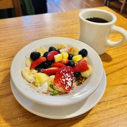 Sea Biscuit Cafe - The Yogurt Bowl