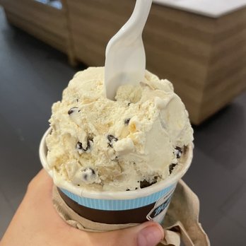 Hoffman's Sweet Shoppe - Cookie dough and chocolate fudge small cup - Candy Stores Near Me - Plantation, Florida