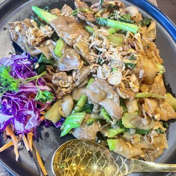 Sen Thai Noodle - Pad See Ew with beef - Thai Near Me - Las Vegas, Nevada Sen Thai Noodle - Pad See Ew with beef - Thai Near Me - Las Vegas, Nevada