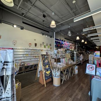 Kinokuniya - Bookstores Near Me - Austin, Texas