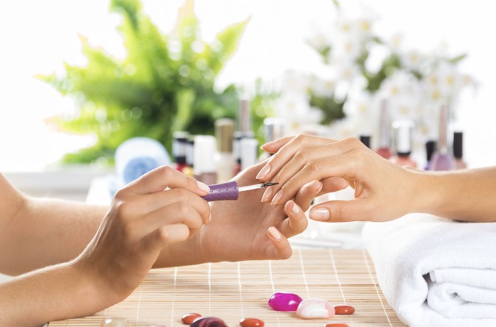 Super Nails & Pedi Spa Logo