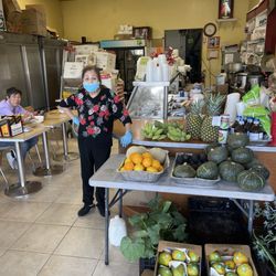 Hand to Hand Vegetarian Food To Go - First view when walking in.