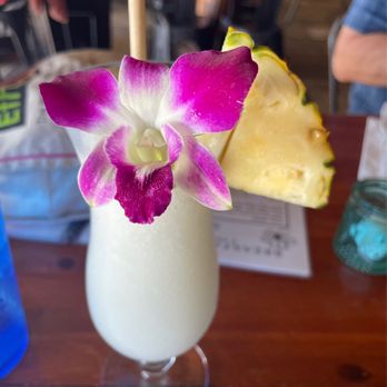 Lulu's Waikiki - Piña colada - Burgers Near Me - Honolulu, Hawaii