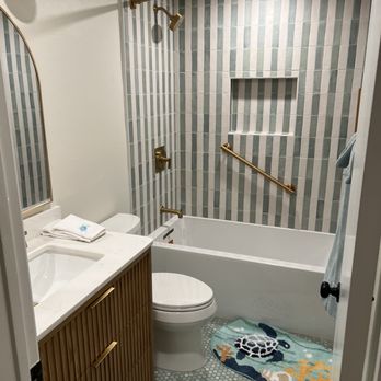 Barrington Construction And Remodeling - Kids bathroom - General Contractors Near Me