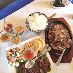 Restaurant Vietnam - Okseret med ris og sprødstegt and. Lidt som stegt flæsk, men bedre!