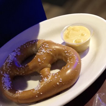 1048 Bar and Grill - Pubs Near Me - Randolph, Massachusetts