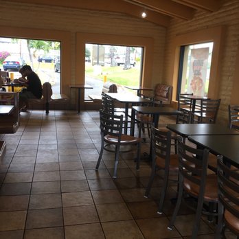 Taco Bell - Cleanest Taco Bell I've seen - Fast Food Near Me - Honolulu, Hawaii