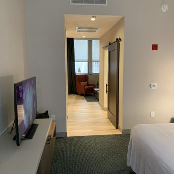 Hilton Garden Inn Chicago Central Loop - room - Hotels Near Me - Chicago, Illinois Hilton Garden Inn Chicago Central Loop - room - Hotels Near Me - Chicago, Illinois