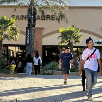 Cabazon Outlets - Outlet Stores Near Me - Cabazon, California