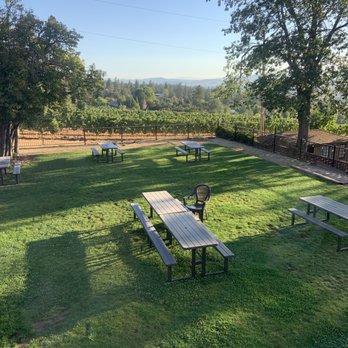 Hummingbird Estate - Wineries Near Me - Central Point, Oregon Hummingbird Estate - Wineries Near Me - Central Point, Oregon