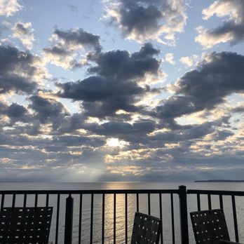AmericInn by Wyndham Lakefront - Breakfast - Hotels Near Me - St. Ignace, Michigan AmericInn by Wyndham Lakefront - Breakfast - Hotels Near Me - St. Ignace, Michigan