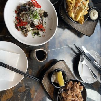GŎNG - tofu salad, run of the mill truffle fires, chicken - Cocktail Bars Near Me - London, XGL GŎNG - tofu salad, run of the mill truffle fires, chicken - Cocktail Bars Near Me - London, XGL