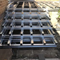 Blackberry Landscapes - Aluminium frame for composite decking