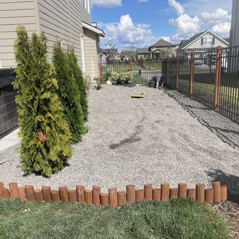 Three Leaf Lawn Care - a gravel driveway and fence - Lawn Services Near Me Three Leaf Lawn Care - a gravel driveway and fence - Lawn Services Near Me
