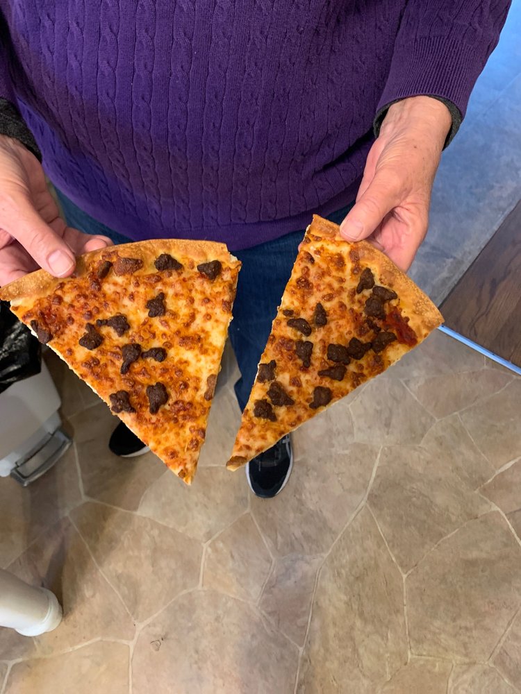 PIZZA HUT Updated September 2024 19 Reviews 3315 Hamilton Blvd