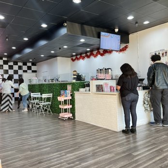 ICED t-house - Inside - Bubble Tea Near Me - Highland, California ICED t-house - Inside - Bubble Tea Near Me - Highland, California