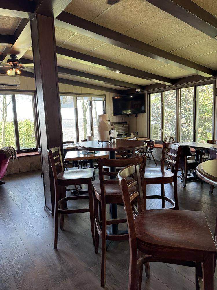 SULLY’S ON THE LAKE Updated November 2024 104 W Houghton Lake Dr