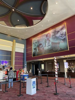 AndyJUSTIN DAVIS　REGAL LION Regal Theatre in Davis Holiday - Showtimes & Tickets