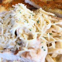 Sammy’s Cafe - Chicken Alfredo