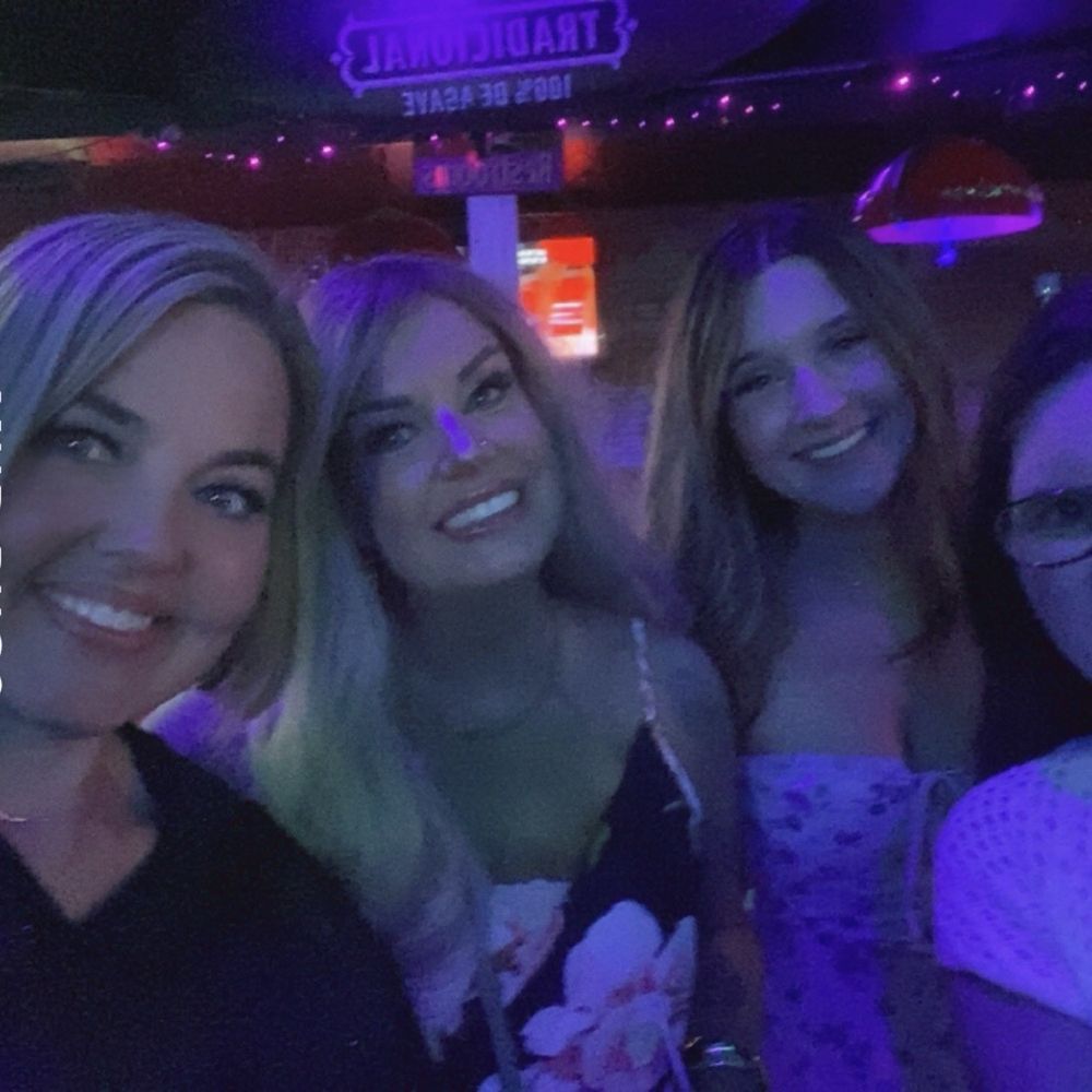 MudBugs Pub - Pubs Near Me - Gulf Shores, Alabama