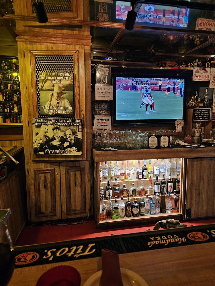 Battista’s Hole In the Wall - Photo 2