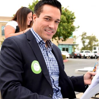 Ryan McDonnell - Paramount Residential Mortgage Group - Donating blood to the Red Cross. - Mortgage Brokers Near Me - Corona, California Ryan McDonnell - Paramount Residential Mortgage Group - Donating blood to the Red Cross. - Mortgage Brokers Near Me - Corona, California