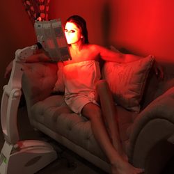 Spray La Vie - RedLightTherapy-safe all-natural non-invasive anti-aging process. Repairs damaged skin, Kills bacteria, reduces scars and stretch marks.