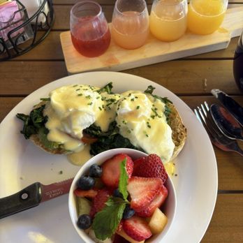 Chad's - California Benedict and mimosa flight - Breakfast & Brunch Near Me - Santa Barbara, California Chad's - California Benedict and mimosa flight - Breakfast & Brunch Near Me - Santa Barbara, California