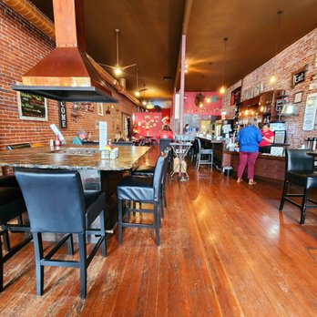 OMG! Burgers & Brew - Inside Seating - Burgers Near Me - Pendleton, Oregon OMG! Burgers & Brew - Inside Seating - Burgers Near Me - Pendleton, Oregon