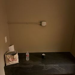 Daily Dose Wellness Club - Private room for your belongings, a cold washcloth is provided for your face, such a nice touch!