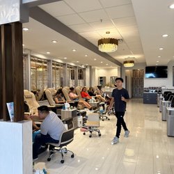 Lux Nails & Wax
