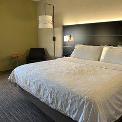 Holiday Inn Express & Suites Altoona-Des Moines