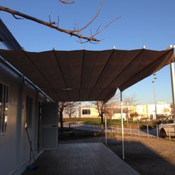 Toldos Vallirana - Corredero ideal para jardines y terrazas amplias
