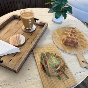 Mood Coffee - Cafes Near Me - Troy, Michigan