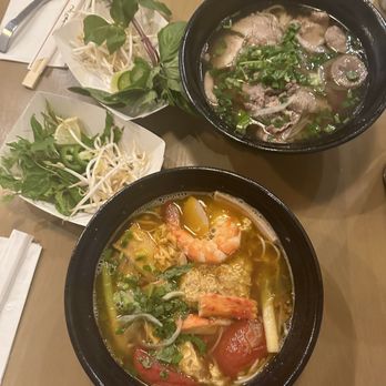 Broken Rice - Bun Rieu and Pho - Vietnamese Near Me - Honolulu, Hawaii