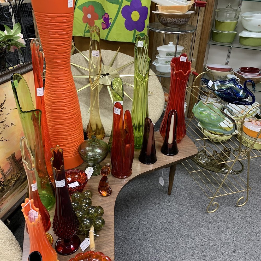 Countryside Antique Mall - Mcm glassware - Antiques Near Me - Thorntown, Indiana Countryside Antique Mall - Mcm glassware - Antiques Near Me - Thorntown, Indiana