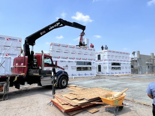 Sharp General Contractors Logo