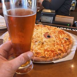 J & G Pizza Palace - Good pizza with a good beer selection