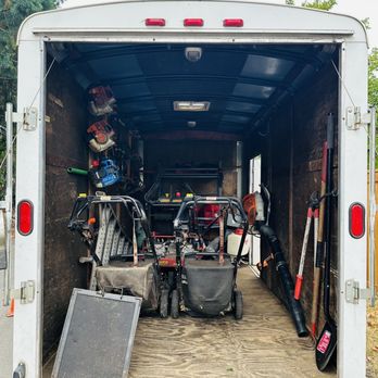 Green Lawn Care Services - Tidy trailer - Gardeners Near Me Green Lawn Care Services - Tidy trailer - Gardeners Near Me