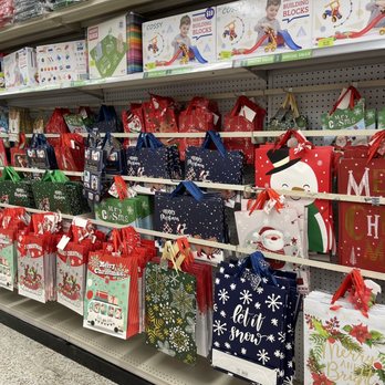 Dollar King Winnetka - Gift bags - Discount Store Near Me - Los Angeles, California Dollar King Winnetka - Gift bags - Discount Store Near Me - Los Angeles, California