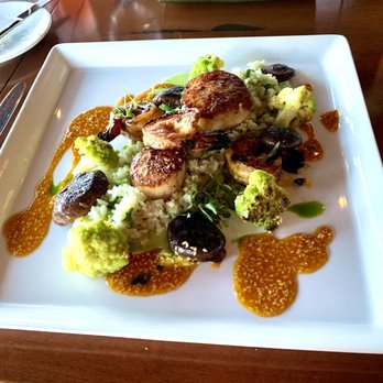 Different Pointe of View - Pan Seared Diver Scallops and grilled shrimp - New American Near Me - Phoenix, Arizona Different Pointe of View - Pan Seared Diver Scallops and grilled shrimp - New American Near Me - Phoenix, Arizona
