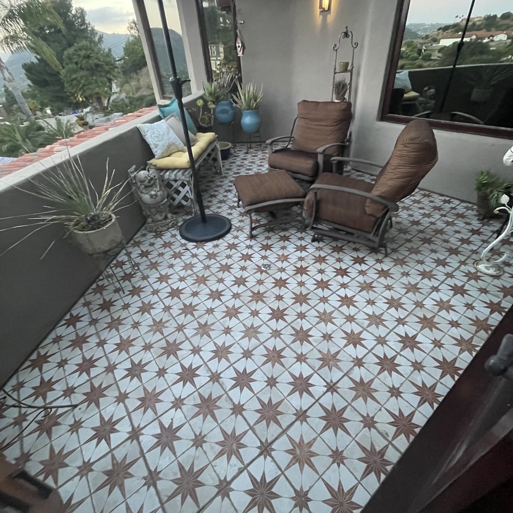 Fresh and rain-proofed patio. Fresh and rain-proofed patio.
