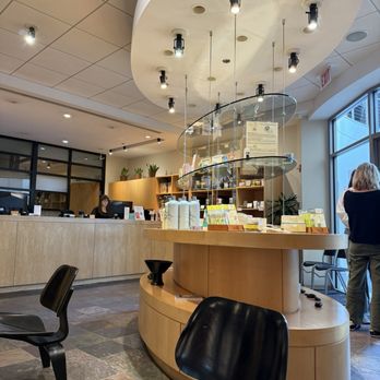 Urban Oasis North Avenue - Front desk area - Massage Near Me - Chicago, Illinois