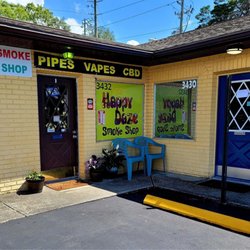 Happy Daze Smoke Shop - Shop exterior